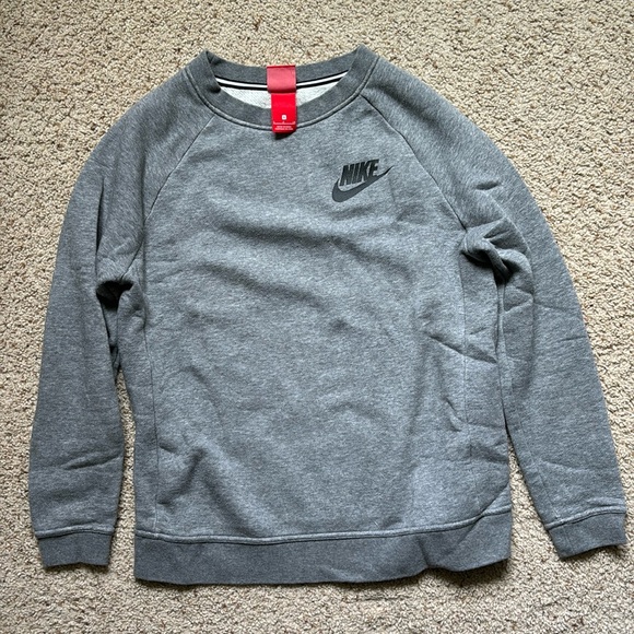 Nike Women’s Crewneck Sweatshirt - Picture 1 of 3